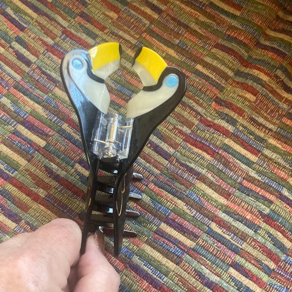 Toucan Bird Hair Claw - Picture 3 of 4